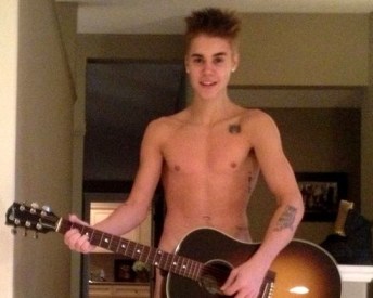Aug 18 - Justin Bieber naked
