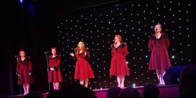 D-Day Darlings — Cornbow Hall, Halesowen — 23 December 2022